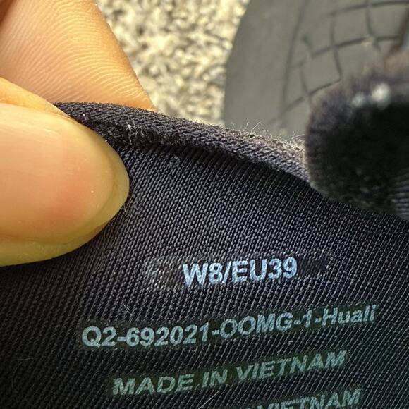 Oofos OOmg eeZee Low Womens Shoes Slip On Black Recovery Sneaker Cushion Size 8 - Picture 9 of 9